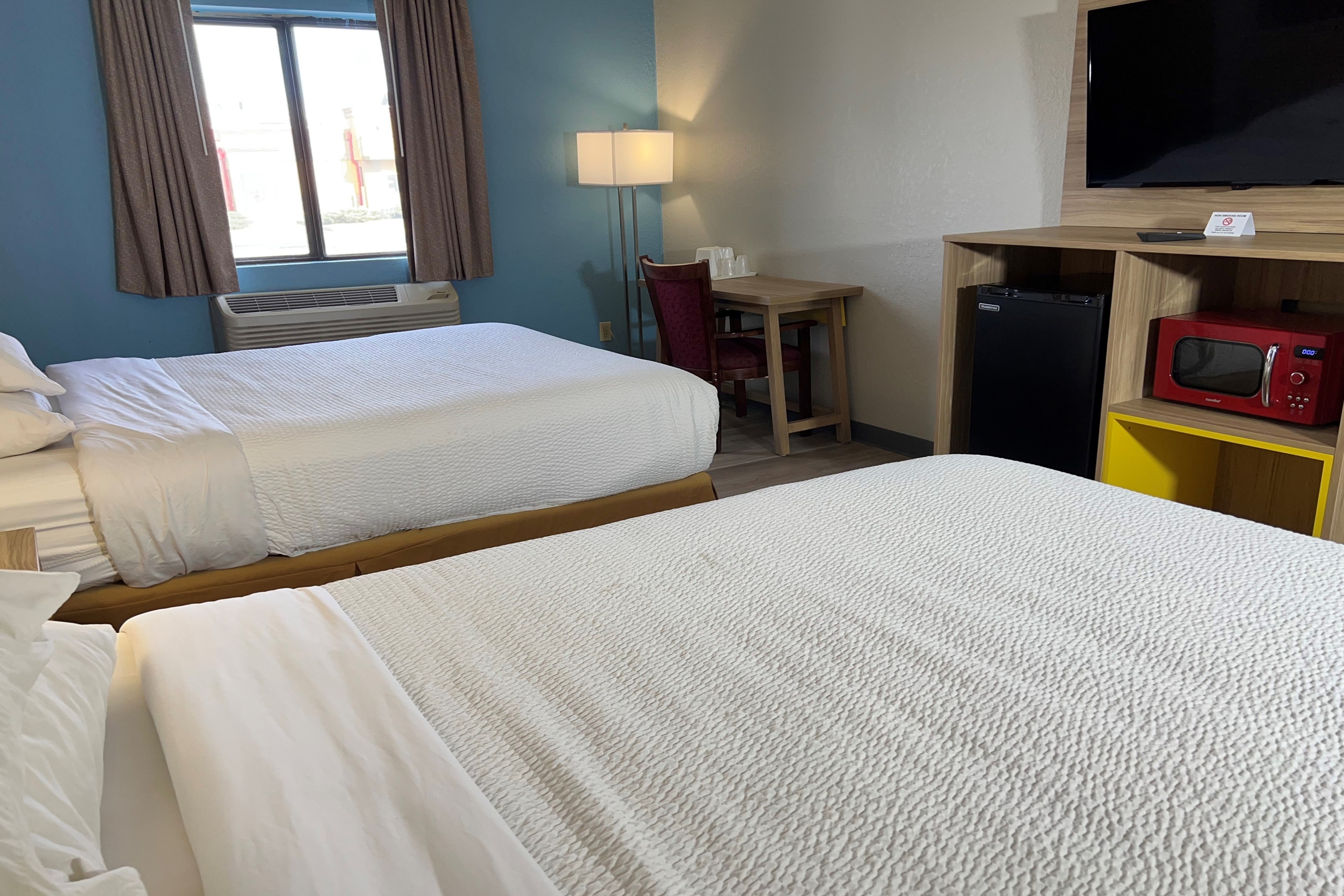 Guest room at the Days Inn by Wyndham Salina I-70 in Salina, Kansas